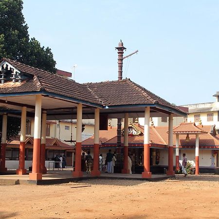 Swades Residency Hotel Cheruvalli Exterior foto